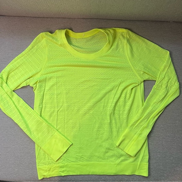 lululemon Swiftly Breathe Long Sleeve Squad Yellow Highlight 6 - Picture 2 of 6
